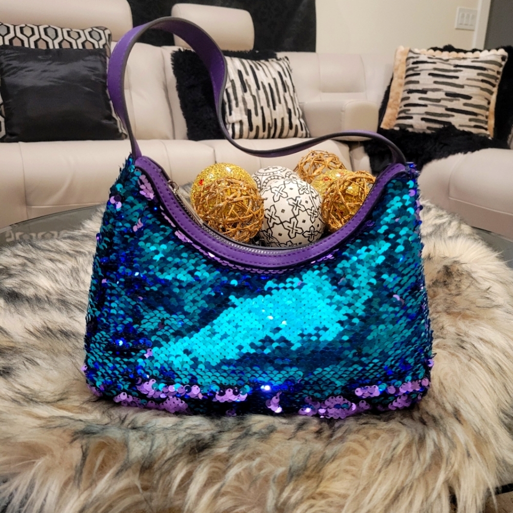 Beautiful sequins shoulder bag😍